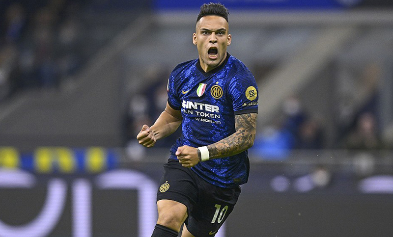 Inter, con doblete de Lautaro Martínez, pasó a la final de la Copa Italia