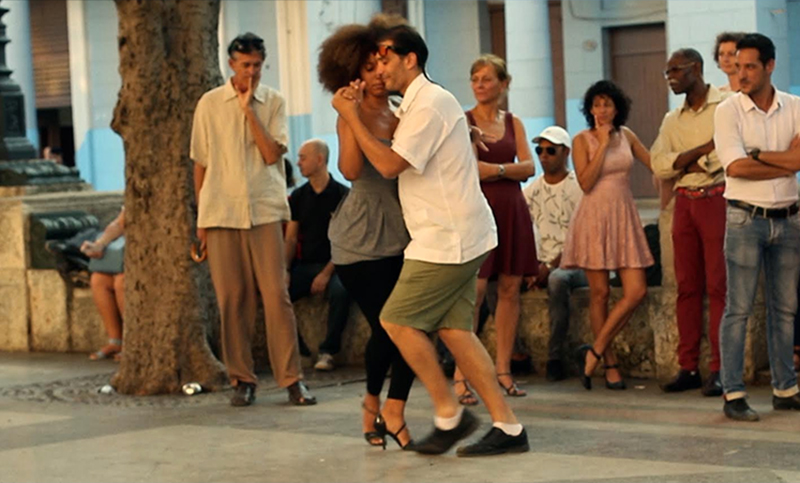 Leonel Capitano presenta su primera película como director: «Son Tango: entre el sueño y la vigilia»