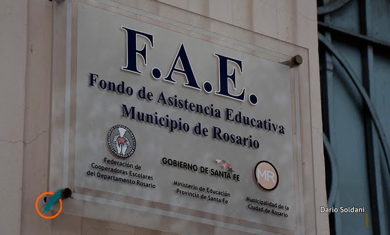 Entrega de bancos y reparaciones edilicias: obras del FAE en escuelas rosarinas durante abril