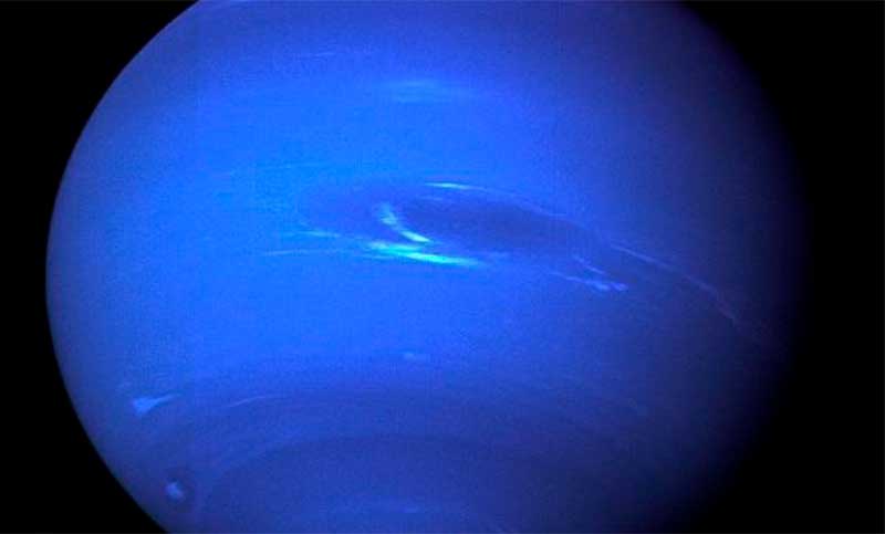 Cambios anormales en Neptuno: enfriamiento y calentamiento repentinos