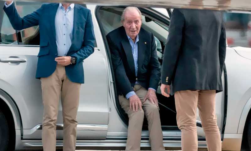 El rey emérito Juan Carlos I reaparece en España, en un cuestionado regreso