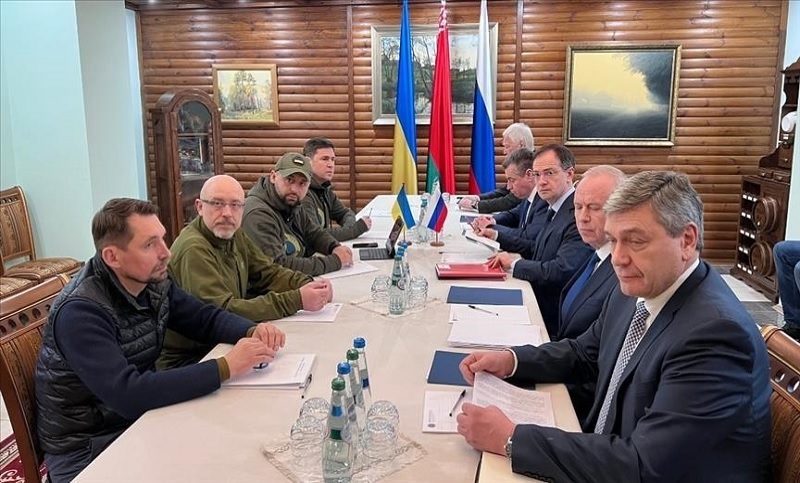 Rusia y Ucrania aseguraron que sus conversaciones de paz están suspendidas