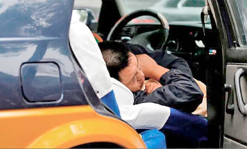 Estados Unidos autoriza a los trabajadores a dormir en sus autos por el alto precio de los alquileres
