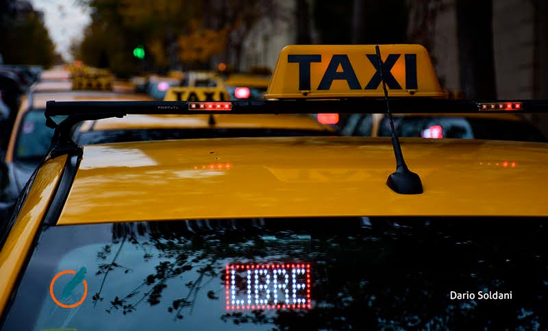 Taxistas rosarinos alertan que la informalidad laboral afecta al 60% de los trabajadores