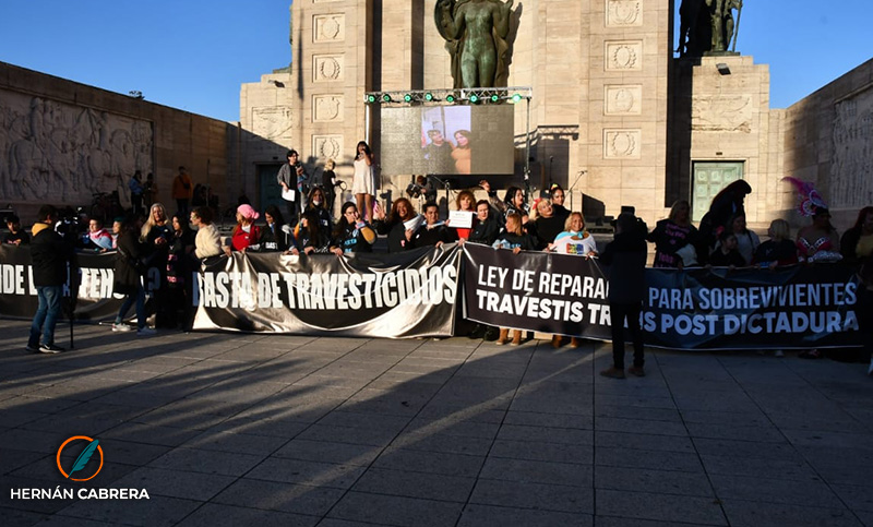 Movilización por las calles de Rosario con la consigna «Basta de travesticidios»
