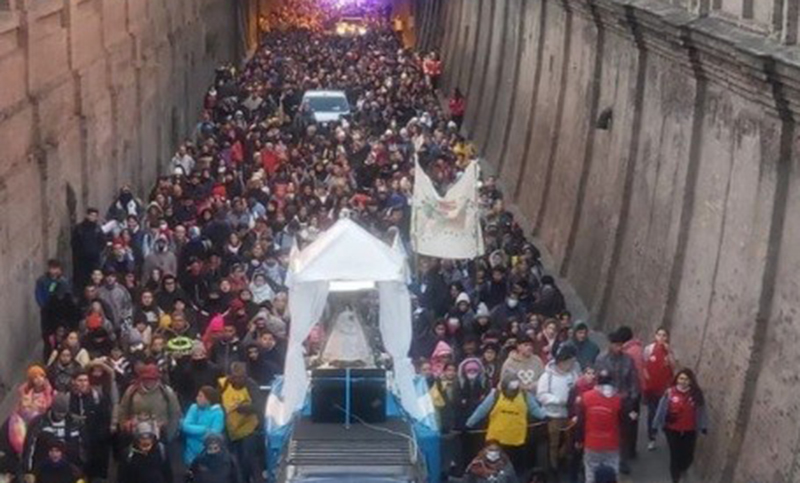 Miles de fieles realizaron la peregrinación anual Rosario- San Lorenzo
