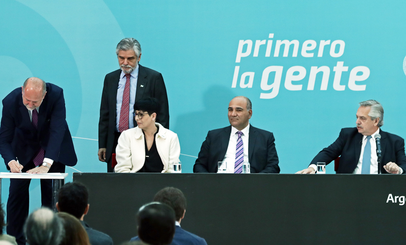 Construir Ciencia: Perotti firmó un acta acuerdo para realizar obras en Rosario y Rafaela