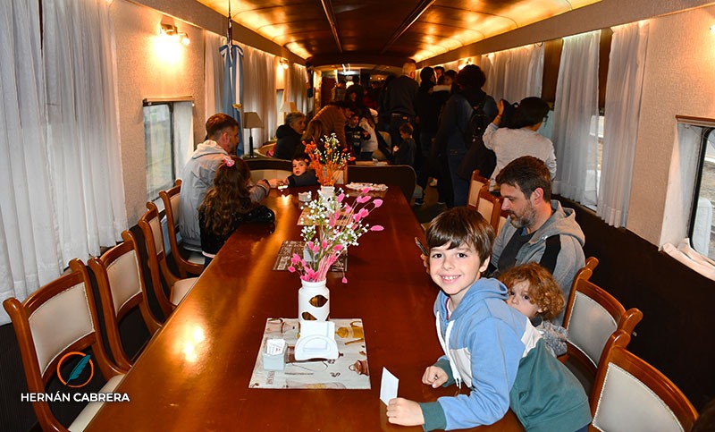 El tren museo itinerante presenta «EnTRENtenerte», un paseo por la historia para toda la familia