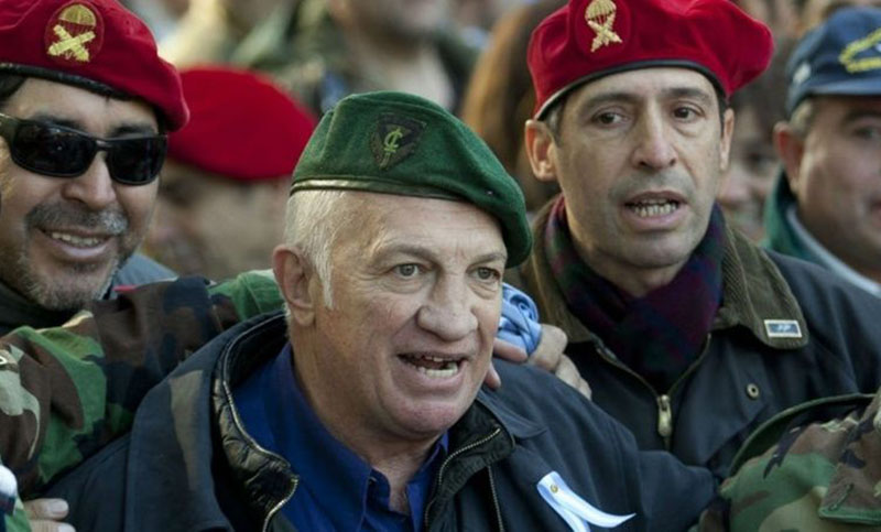 Repudiable: Aldo Rico llamó a las Fuerzas Armadas a «organizarse» ante la crisis