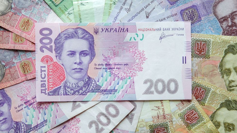 El Banco Central de Ucrania devalúa la moneda en un 25% debido a la invasión rusa