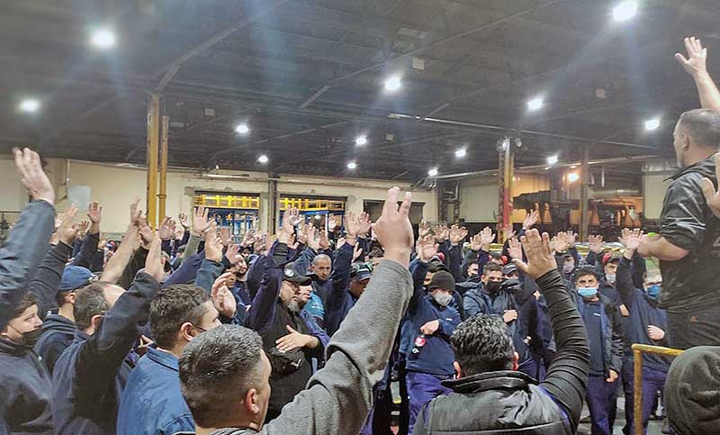 Los trabajadores del neumático definen una semana de paro en las plantas de producción