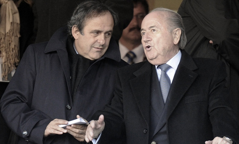 Absolvieron a Blatter y Platini, acusados de fraude contra la FIFA