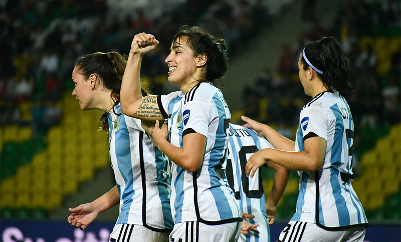 Argentina y Uruguay protagonizan el clásico rioplatense por la Copa América femenina