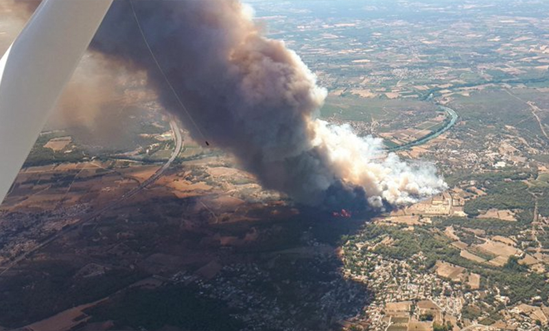 Nuevos incendios azotan al sureste de Francia en vísperas de una nueva ola de calor