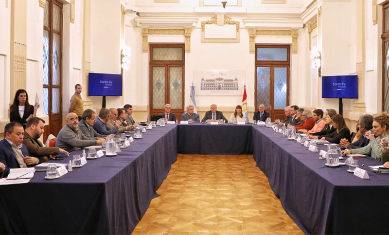 Deuda de coparticipación: Perotti encabezó reuniones informativas con jefes de bloques legislativos
