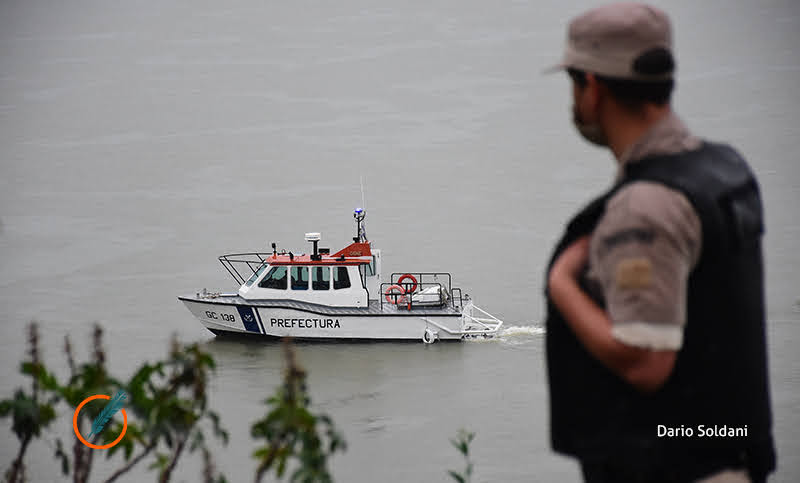 Buscan a un joven que salió a pescar, no sabe nadar y desapareció en el río Paraná