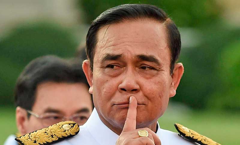 La Justicia suspende de sus funciones al primer ministro de Tailandia