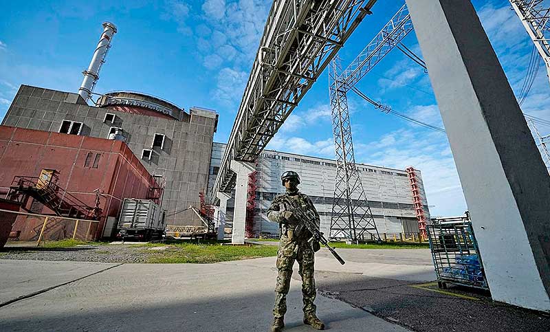 Rusia y Ucrania se acusan de bombardear la central nuclear de Zaporiyia, la más grande de Europa