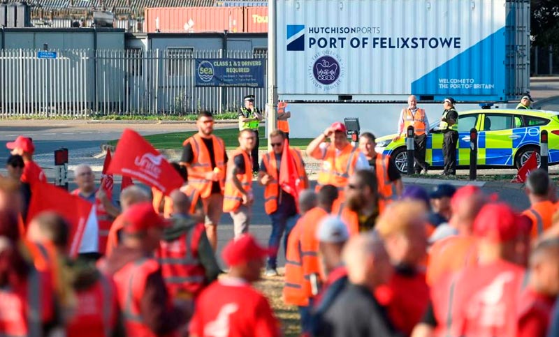 El paro de los estibadores en el puerto de Felixtowe profundiza la crisis en el Reino Unido