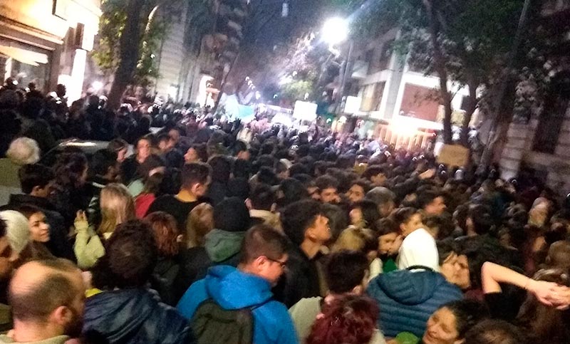 Tensión frente a la casa de Cristina Fernández por manifestaciones a favor y en contra