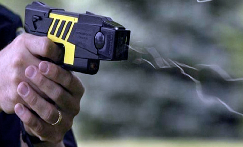 Amnistía Internacional sugiere capacitar a la policía antes de implementar las pistolas Taser