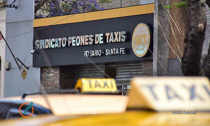 El gremio de taxistas y los titulares independientes ven “necesario” instalar mamparas en los vehículos