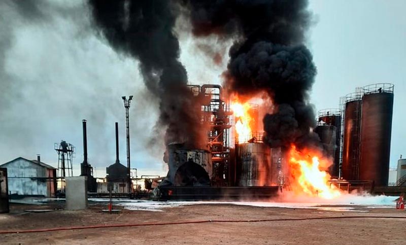 Petroleros lanzan un paro tras la muerte de tres personas en una refinería