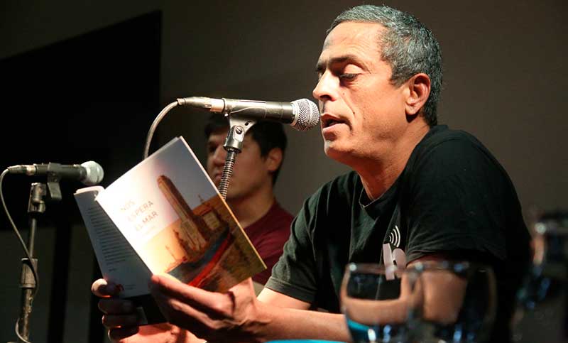 El periodista rosarino Santiago Garat presentará su segundo libro «Nos espera el mar»
