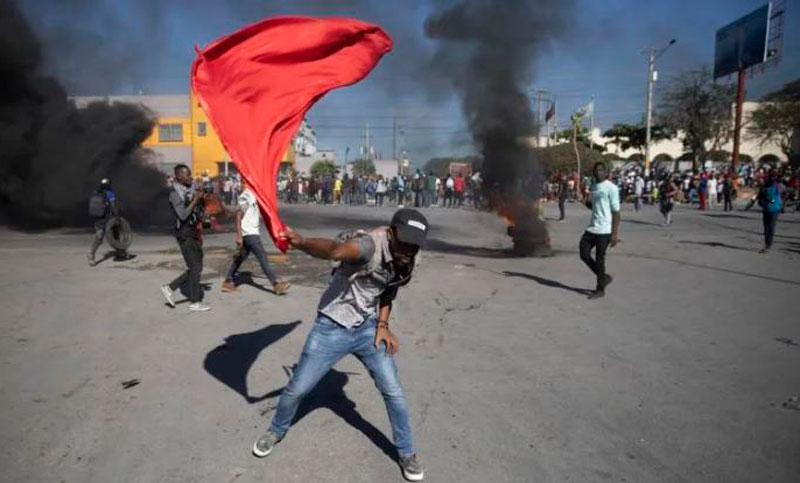 Asesinaron a dos periodistas en Haití en medio de feroces incidentes  