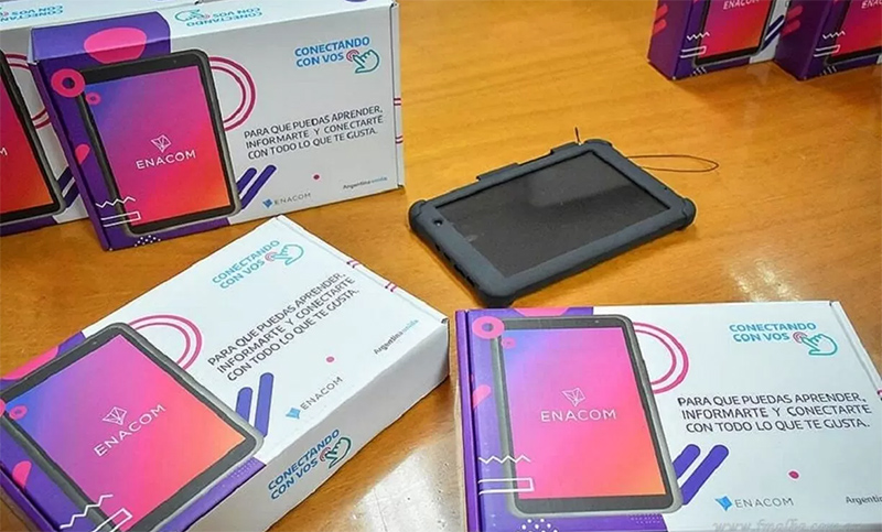 Santa Fe comienza la entrega de más de 5.000 tablets a jóvenes de sectores vulnerables