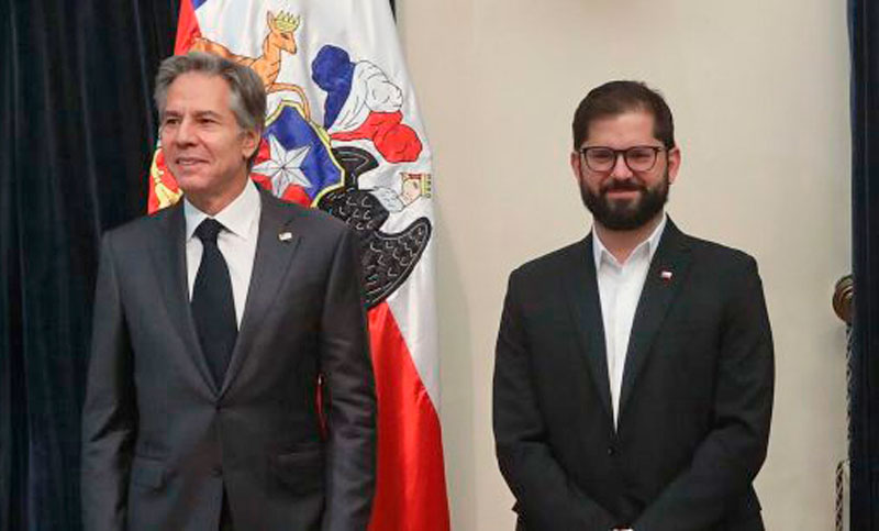 Boric recibe al secretario de Estado de Estados Unidos, en escala en Chile de su gira por Latinoamérica