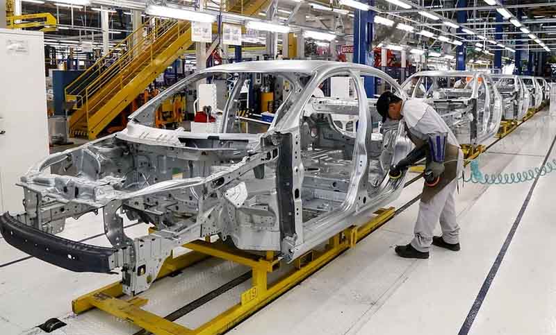 Fiat tuvo que suspender la producción de su fábrica por falta de insumos importados