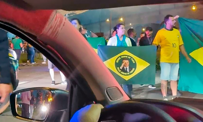 Manifestantes bolsonaristas bloquean accesos a aeropuerto de San Pablo y cancelan vuelos