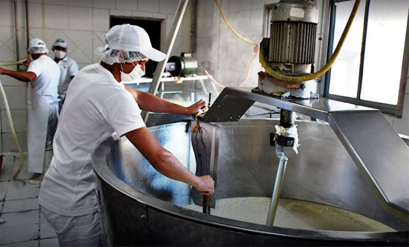 Los trabajadores de SanCor paran por 72 horas y en el resto de la industria lechera lo harán por 48 horas