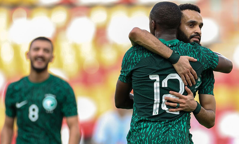 Arabia Saudita venció a Islandia en un amistoso y su capitán se retiró lesionado