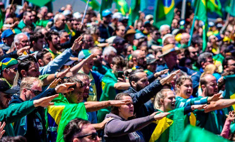 Brasil: seguidores de Bolsonaro hicieron el saludo nazi mientras cantaban el himno