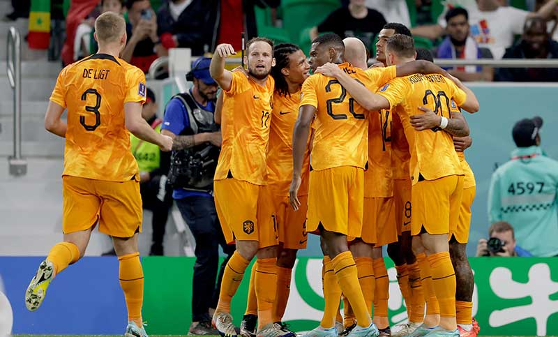 Sin sobrarle nada, Países Bajos venció 2 a 0 a Senegal en el cierre de la primera fecha del grupo A
