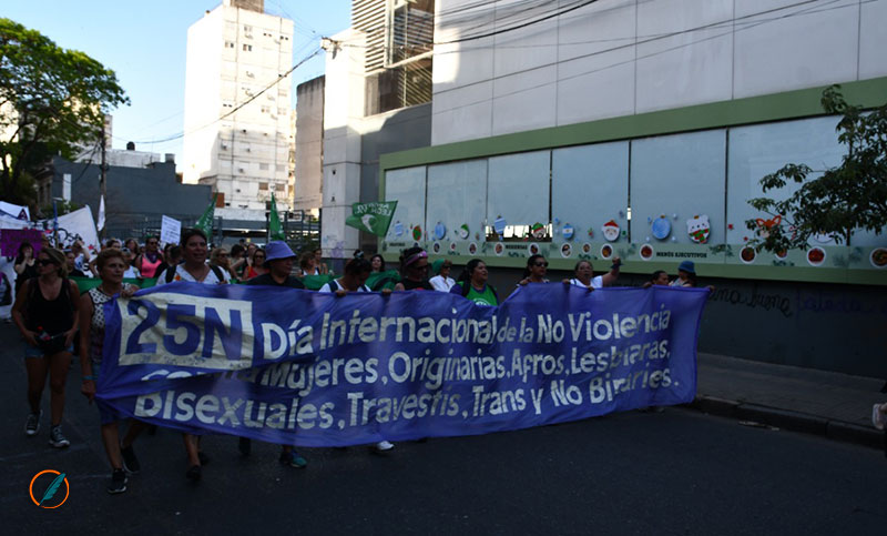 Masiva movilización contra la violencia de género en Rosario