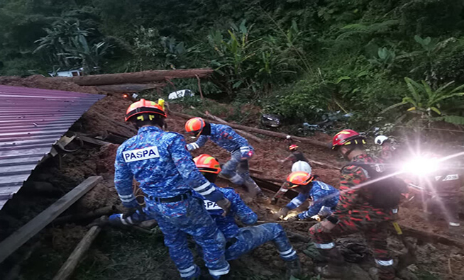 Aumentan a 23 los muertos por un desprendimiento de tierra en Malasia