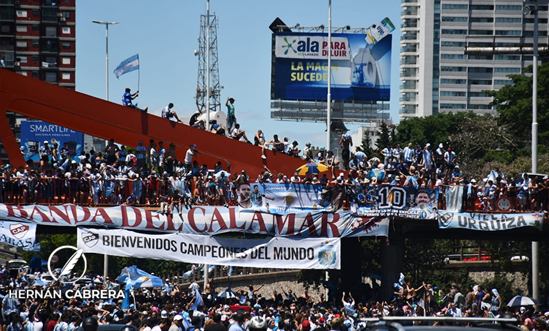 “Vi a Messi”, “Dibu Martínez” y “General Paz”, las principales tendencias durante la caravana