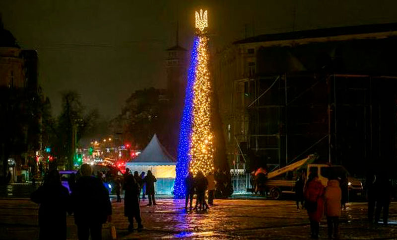 A pesar de la guerra, Ucrania se prepara para la Navidad
