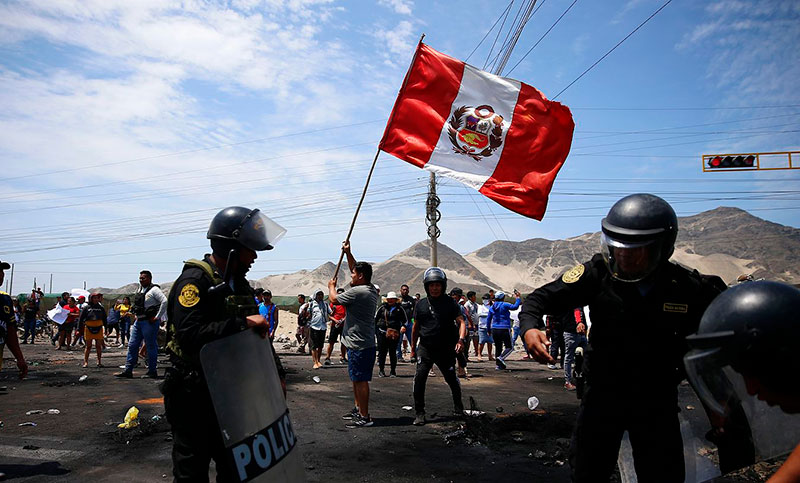 Asciende a 17 la cifra de muertos en las protestas en Perú