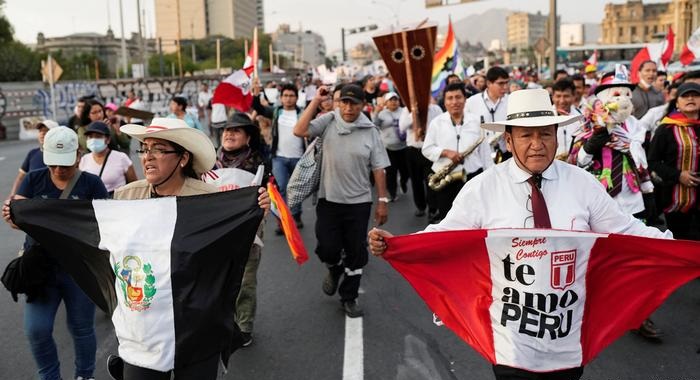 Perú extiende el estado de emergencia en Lima, Cusco y Puno