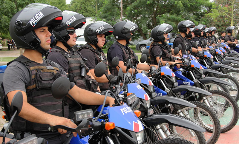 El Ministerio de Seguridad entregó 29 motos a la Policía provincial