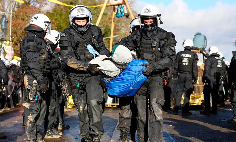 La Policía alemana reprimió a ecologistas que se manifestaban contra las minas de carbón