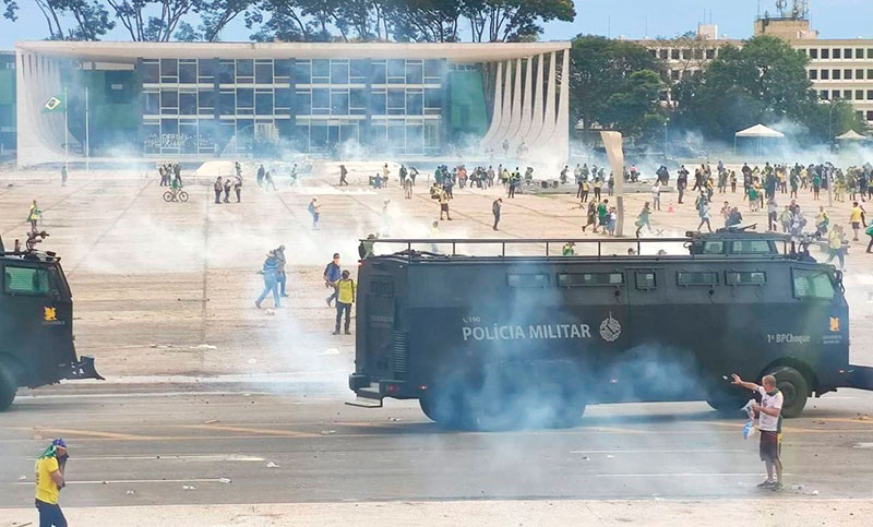 Manifestantes bolsonaristas tomaron el Congreso y el Palacio Presidencial en Brasil