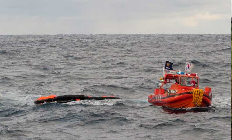 Dieciocho tripulantes desaparecidos por naufragio de buque carguero cerca de Japón