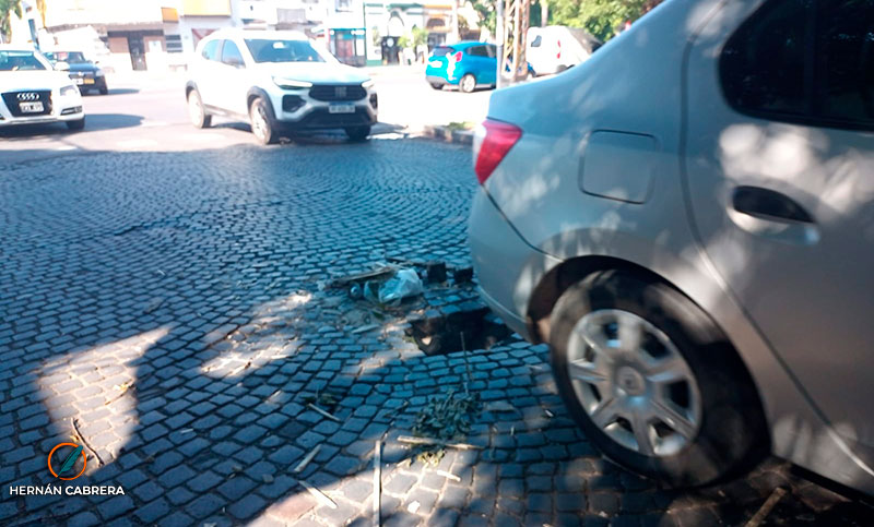 Un pozo en el medio de la calle podría ocasionar serios accidentes