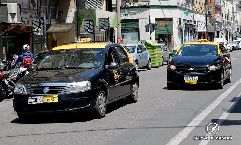 Proponen taxis compartidos para abaratar el precio de los viajes