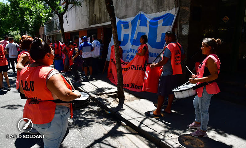Distintas organizaciones sociales protestaron frente al Ministerio de Desarrollo Social de la Nación